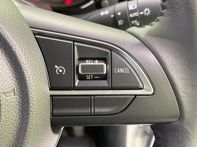 �y�N���[�Y�R���g���[���z�������H�����N���N���s�B�A�N�Z���𗣂��Ă���葬�x�ő��s���ł��A�������^�]���̕��S���y��!�����E�������ȒP�ȃX�C�b�`����Œ����ł��܂��B