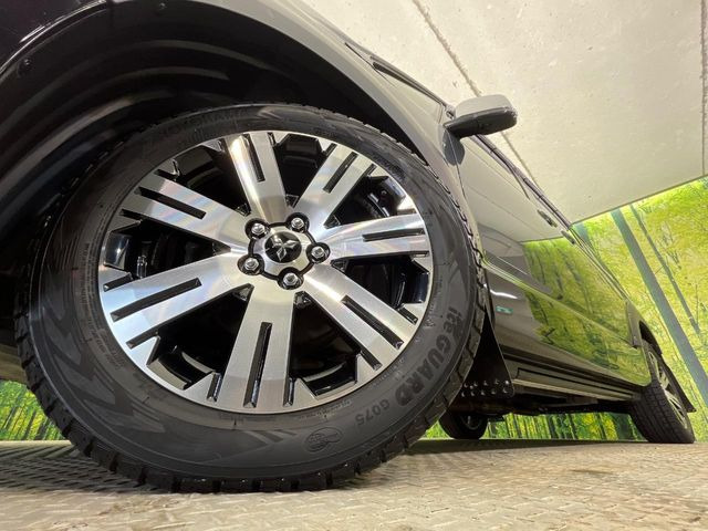 �y����18�C���`�A���~�z�C�[���z�O�ςɃ}�b�`���������A���~�z�C�[���𑕒����Ă���܂��B�e��ЊO�A���~�z�C�[����A�X�^�b�h���X�^�C�����戵�����Ă���܂��B���񂲑��k����������