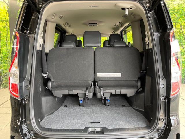 ���i�̂���������ʋ΁A���}���ɏ\���ȉ׎��X�y�[�X���m�ۂ��Ă���܂��B�Z�J���h�V�[�g��|���ƁA�傫�ȉו��̐ύڂ��\�ł���