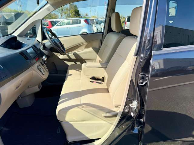 ���X�͍s�c�����R���̊��ˌ����_�̋߂��ɓX�܂��������܂��B���Ԃł��A�N�Z�X���₷���ꏊ�Ɍ�����܂��B�d�Ԃł��z���̍ۂ��Ŋ���JR���������w�܂ł��}���ɎQ��܂��B���C�y�ɂ��₢���킹������!