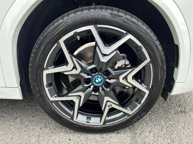 iX2xドライブ30 Mスポーツ 4WD