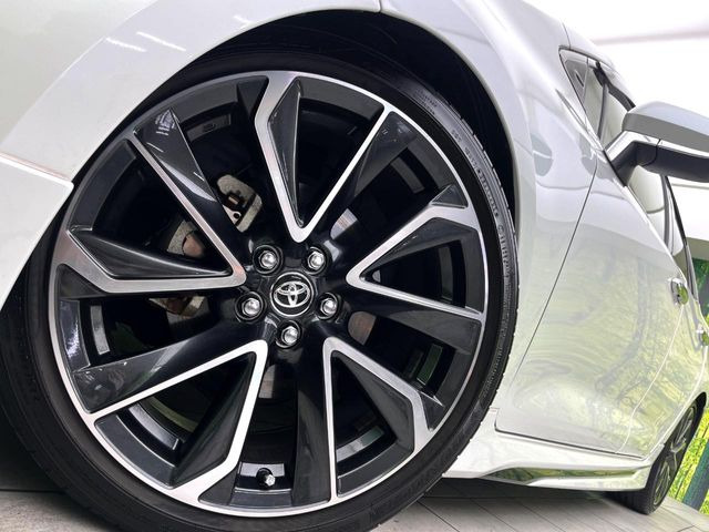 �y����18�C���`�A���~�z�C�[���z�O�ςɃ}�b�`���������A���~�z�C�[���𑕒����Ă���܂��B�e��ЊO�A���~�z�C�[����A�X�^�b�h���X�^�C�����戵�����Ă���܂��B���񂲑��k����������