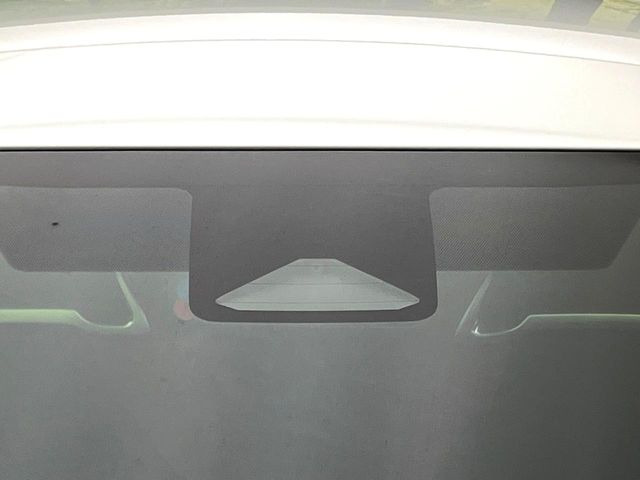 �y�g���^�Z�[�t�e�B�Z���X�z���s���ɑO���̎ԗ�����F�����A�Փ˂������Ȏ��͌x��ƃu���[�L�ŏՓˉ���Ɣ�Q�y�����A�V�X�g�B�����S�Ƀh���C�u�����y���݂��������܂��B