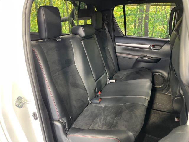 �y�n�[�t���U�[�V�[�g�z�������ƍ���S�n�𗼗������l�C�̃V�[�g���w�ʁE���ʂ̃t�@�u���b�N�f�ނ́A�ʋC���̗ǂ��⊊��ɂ����ɗD��Ă��܂��B�C���╞���ɍ��E���ꂸ���K�ɂ���肢�������܂��B