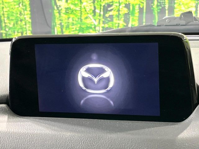 �y8�C���`�}�c�_�R�l�N�g�z�ԓ��̕��͋C�Ƀ}�b�`������^�̃f�B�X�v���C�B�X�}�z�ڑ��ł̃i�r�g�p��Bluetooth�Đ����A�l�X�ȋ@�\���y���߂܂��B�����I�ȃ_�C�������삪�\�ŁA�g��������ǍD�ł��B