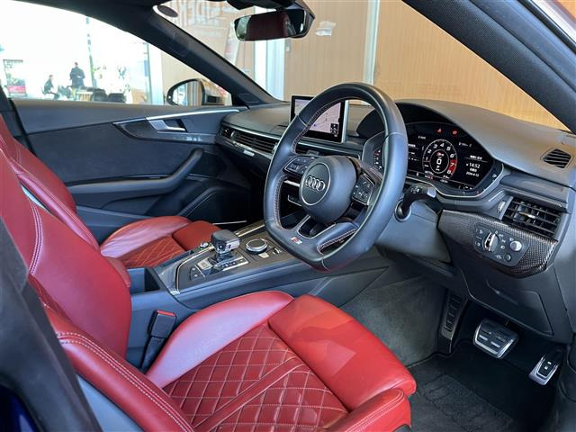 S5スポーツバック3.0 4WD