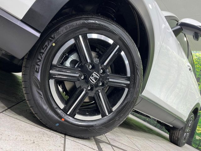 �y����16�C���`�A���~�z�C�[���z�O�ςɃ}�b�`���������A���~�z�C�[���𑕒����Ă���܂��B�e��ЊO�A���~�z�C�[����A�X�^�b�h���X�^�C�����戵�����Ă���܂��B���񂲑��k����������
