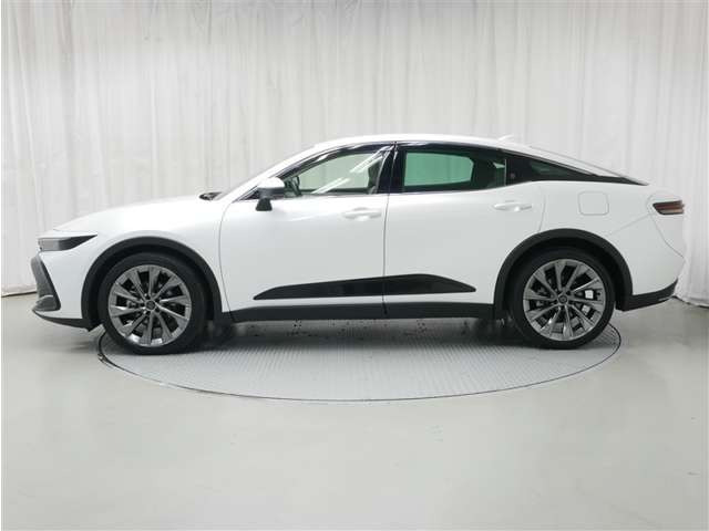 クラウンクロスオーバー2.5 G アドバンスト レザー パッケージ E-Four 4WD