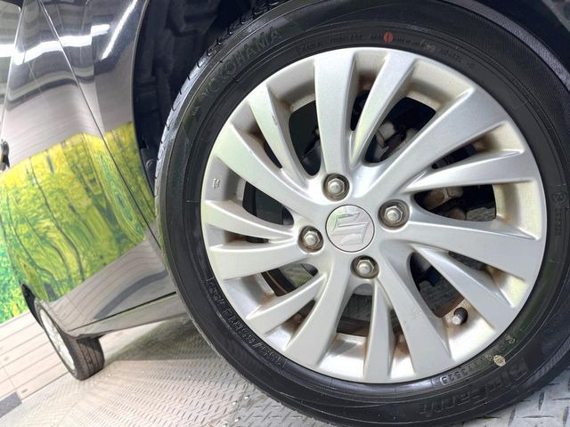 �y�����A���~�z�C�[���z�O�ςɃ}�b�`���������A���~�z�C�[���𑕒����Ă���܂��B�e��ЊO�A���~�z�C�[����A�X�^�b�h���X�^�C�����戵�����Ă���܂��B���񂲑��k����������