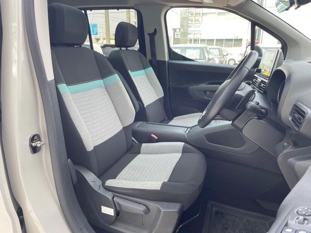 ���V�[�g�̎g�p��:�j��E�ւ�������Ȃ��A�����̒ʂ肫�ꂢ�ȏ�Ԃ��ێ����Ă���܂��B�܂��A�����N���[�j���O�E�R�[�e�B���O�����p�����������܂��B