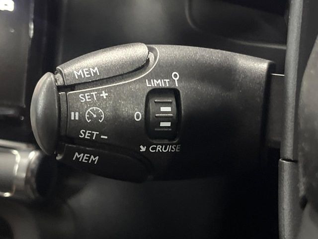 ���I�[�g�N���[�Y�R���g���[��:�������H�⎩���Ԑ�p���H���ɂāA�葬���q���\�ƂȂ�֗��ȋ@�\�ł��B�������ړ��̍ۂł����ɂ����֗��ɂ��g�����������܂���