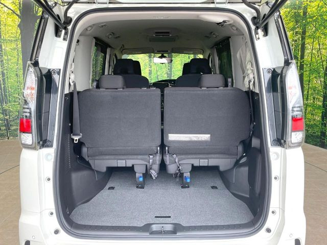 ���i�̂���������ʋ΁A���}���ɏ\���ȉ׎��X�y�[�X���m�ۂ��Ă���܂��B�Z�J���h�V�[�g��|���ƁA�傫�ȉו��̐ύڂ��\�ł���