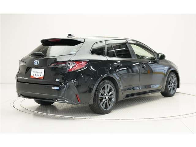 カローラツーリング1.8 ハイブリッド W×B