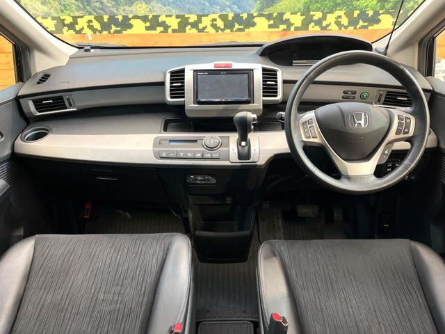 フリードハイブリッド1.5 ジャストセレクション