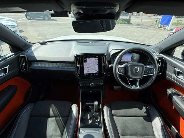 XC40T4 AWD Rデザイン 4WD