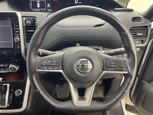 セレナ2.0 ハイウェイスター 4WD