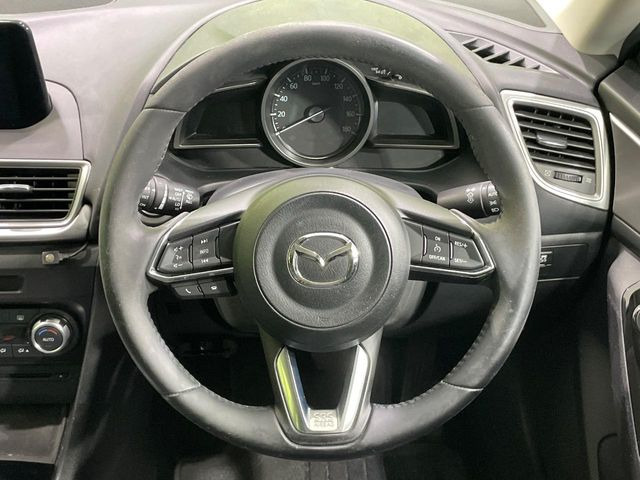 �y�����v�����X�e�A�����O�z�㎿�Ȋv���g�p���邱�ƂŁA��ɂ����������݂ƂĂ��^�]���₷���n���h���ł���