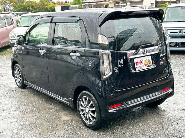 ���X�ł͌y�����Ԃ��畁�ʎԂ܂ŕ��L���I�[�����[�J�[�̎Ԏ�E�F�E�O���[�h��L�x�ɑ����Ă���܂��B