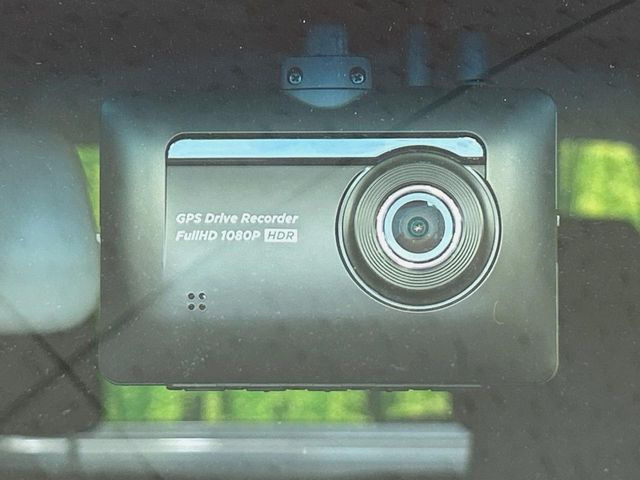 【ドライブレコーダー】ドライブレコーダー装備!走行中はもちろん、あおり運転や事故に遭遇した際、映像で記録し、万一のリスクに備えます。※記録用SDカードはお客様ご自身でご準備いただく必要があります。