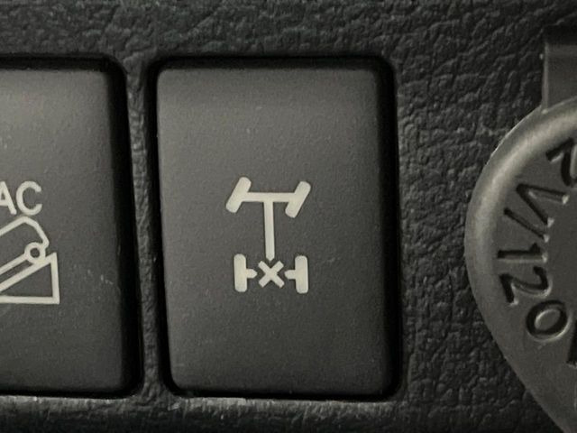 �y���A�f�t���b�N�z���H��ᓹ�ȂǂŎԂ��X�^�b�N�����ꍇ�ł��A�^�C���̋�]��}�����E�o���₷������f�t���b�N�𑕔��B�ϐ�n��I�t���[�h�ł̎g�p���������ɂ��X�X���̈��ł���