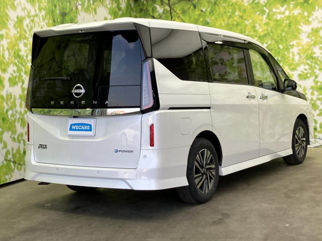 セレナ1.4 e-POWER ハイウェイスターV