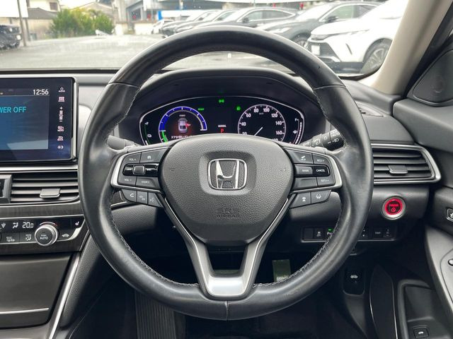 �y�X�e�A�����O�X�C�b�`�z�^�]���A�O������ڐ������炷���ƂȂ��A�I�[�f�B�I���̑��삪�\�ȕ֗��@�\!���S&���K�ȃh���C�u�����o���Ă���܂���