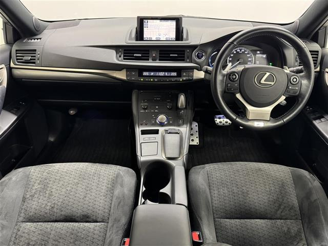 CT200h Fスポーツ