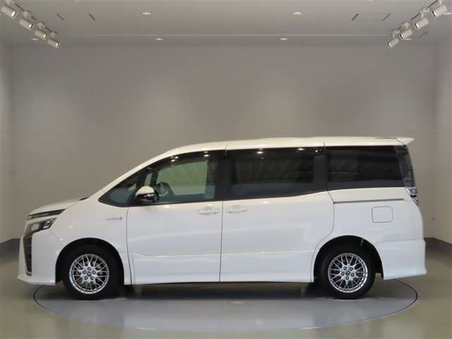 ヴォクシー1.8 ハイブリッド ZS