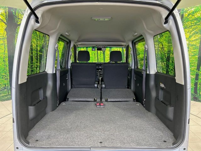 普段のお買い物や通勤、送迎等に十分な荷室スペースを確保しております。セカンドシートを倒すと、大きな荷物の積載も可能です♪