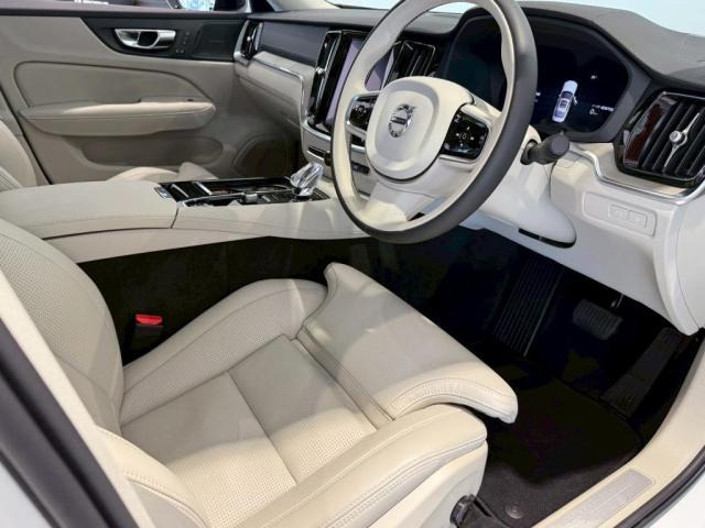 S60リチャージ PHEV T6 AWD アルティメット 4WD