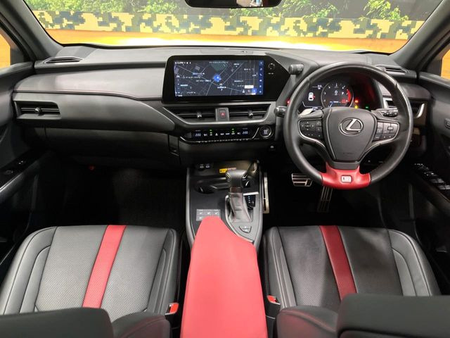 UX200 Fスポーツ エモーショナル エクスプローラー