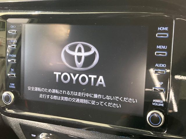 �y8�C���` �f�B�X�v���C�I�[�f�B�I�z���ʂ̃f�B�X�v���C��AppleCarPlay��AndroidAuto�����p�\�B�傫�ȉ�ʂŃX�}�z�i�r�A�v���������p���������܂���