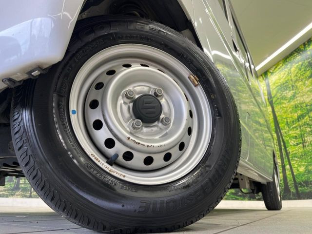 �y12�C���`�z�O�ςɃ}�b�`�����A���~�z�C�[���𑕒����Ă���܂��B�e��A���~�z�C�[����A�X�^�b�h���X�^�C�����戵�����Ă���܂��B���񂲑��k����������