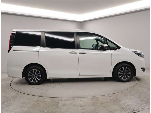 エスクァイアハイブリッド1.8 Gi プレミアムパッケージ ブラックテイラード