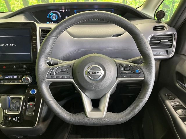 �y�����v�����X�e�A�����O�z�㎿�Ȋv���g�p���邱�ƂŁA��ɂ����������݂ƂĂ��^�]���₷���n���h���ł���