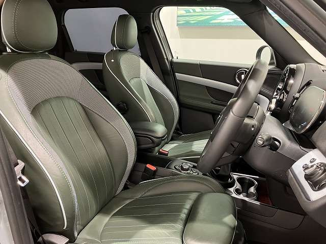 ミニクロスオーバークーパー S E オール4 アンテイムド エディション 4WD