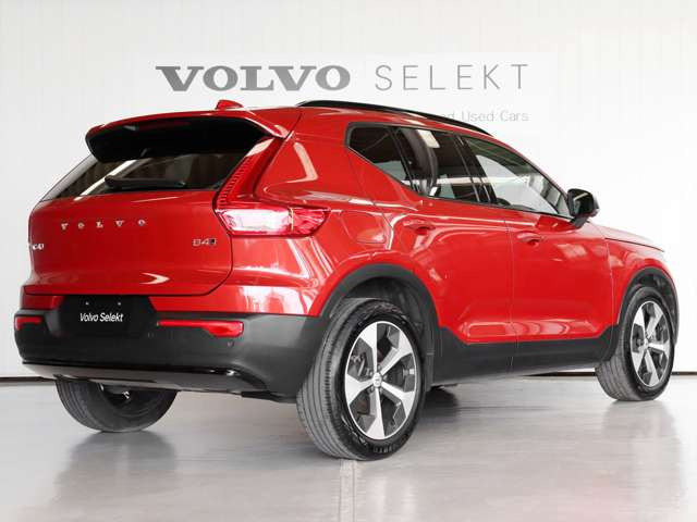 XC40アルティメット B4 AWD ダークエディション 4WD