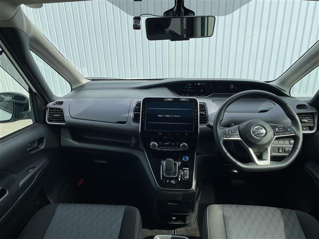 セレナ1.2 e-POWER ハイウェイスターV アーバンクロム