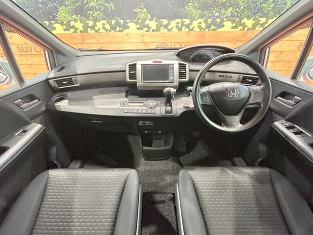 フリードスパイク1.5 Gi エアロ