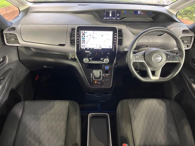 セレナ1.2 e-POWER ハイウェイスターV