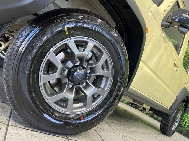 �y����15�C���`�A���~�z�C�[���z�O�ςɃ}�b�`���������A���~�z�C�[���𑕒����Ă���܂��B�e��ЊO�A���~�z�C�[����A�X�^�b�h���X�^�C�����戵�����Ă���܂��B���񂲑��k����������