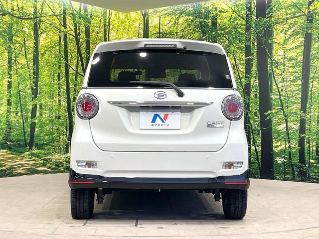 安心の最長10年・走行無制限保証(有償)をご用意。保証内容も充実はもちろん、無料点検&オイル交換や、年中無休の全国・24時間ロードサービスも付帯されておりますのでご安心下さい。