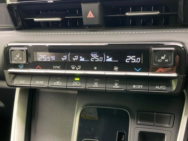 【シートヒーター】寒い日に重宝するシートヒーター!エアコンより早く温まってくれるので寒がりの人も安心ですね♪エアコンの温風は乾燥するから苦手、という方にもをおすすめです。