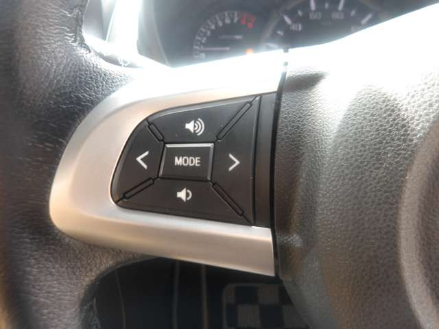 �X�e�A�����O�X�C�b�`���^�]���A�O������ڐ������炷���ƂȂ��A�I�[�f�B�I���̑��삪�\�ȕ֗��@�\!���S&���K�ȃh���C�u�����o���Ă���܂�!