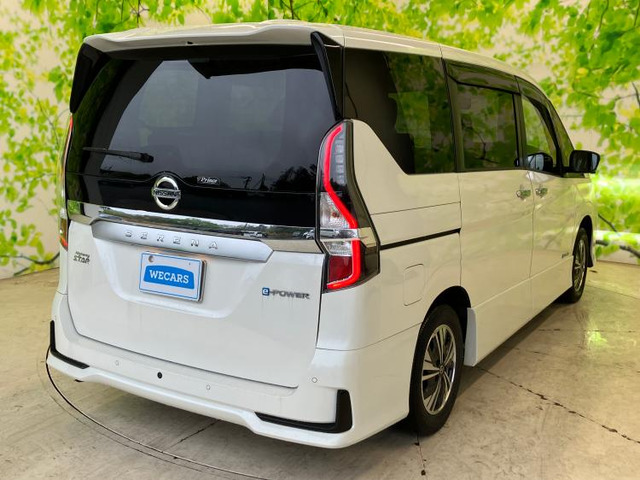 セレナ1.2 e-POWER ハイウェイスターV