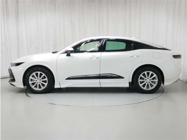 クラウンクロスオーバー2.5 G アドバンスト レザー パッケージ E-Four 4WD