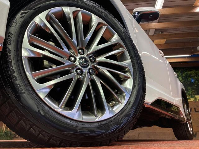 �y����20�C���`�A���~�z�C�[���z�O�ςɃ}�b�`���������A���~�z�C�[���𑕒����Ă���܂��B�e��ЊO�A���~�z�C�[����A�X�^�b�h���X�^�C�����戵�����Ă���܂��B���񂲑��k����������