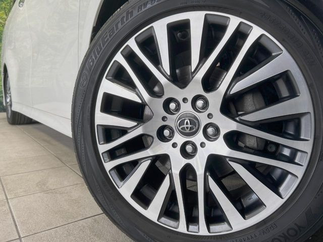 �y����18�C���`�A���~�z�C�[���z�O�ςɃ}�b�`���������A���~�z�C�[���𑕒����Ă���܂��B�e��ЊO�A���~�z�C�[����A�X�^�b�h���X�^�C�����戵�����Ă���܂��B���񂲑��k����������