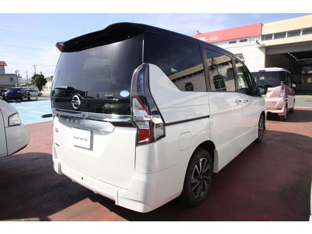 セレナ2.0 ハイウェイスターV