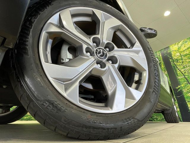 �y����18�C���`�A���~�z�C�[���z�O�ςɃ}�b�`���������A���~�z�C�[���𑕒����Ă���܂��B�e��ЊO�A���~�z�C�[����A�X�^�b�h���X�^�C�����戵�����Ă���܂��B���񂲑��k����������